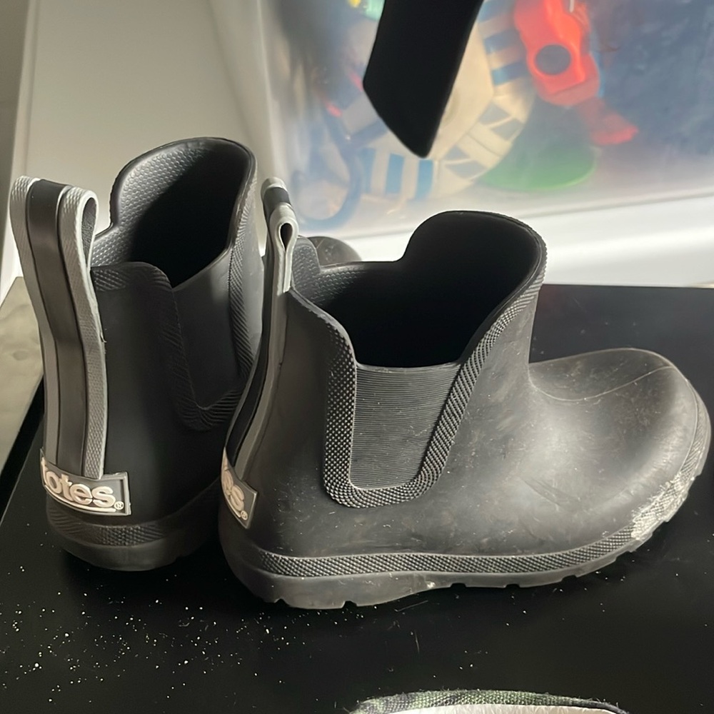 Totes tots rainboots